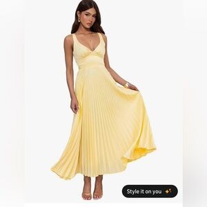 V-Neck Pleated Maxi Dress in Pale Yellow
